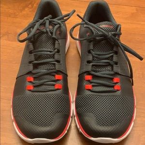 Men’s size 12 Under Armor Strive shoes